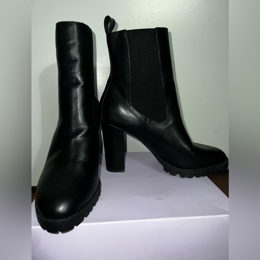 New Express Boots